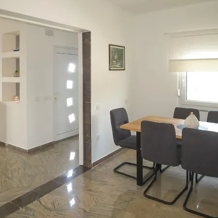 Andrijana - Srd401 By Interhome